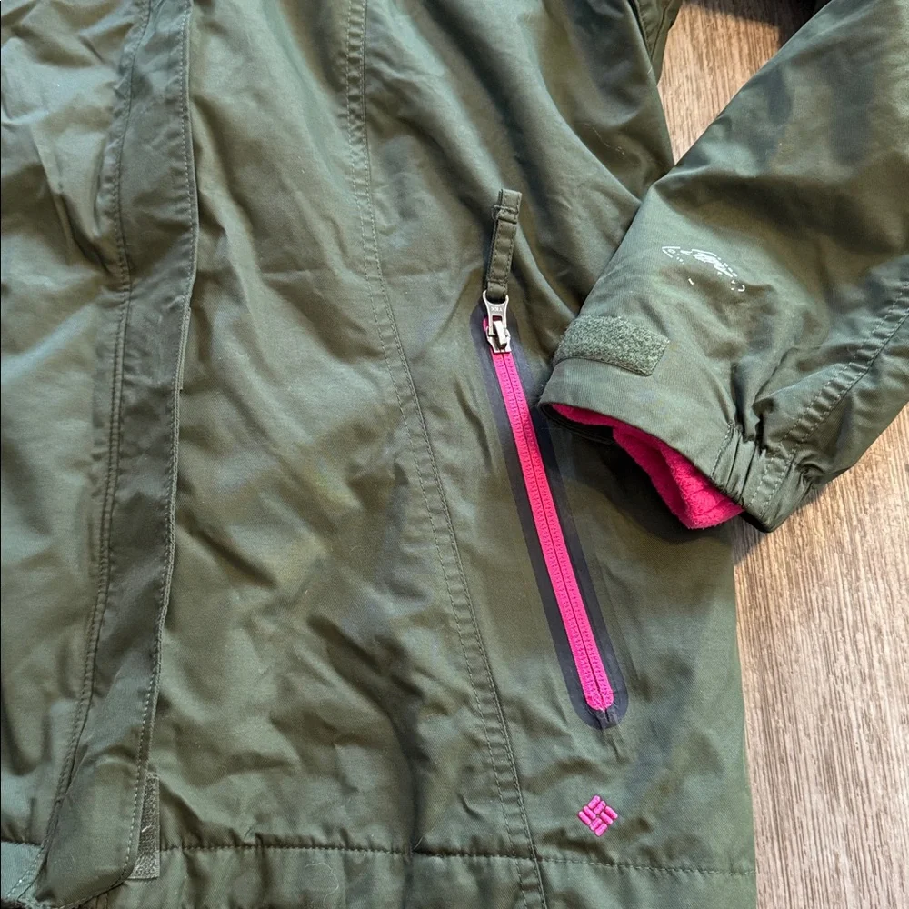 COLUMBIA Green/ Pink Accents - - 3 in 1 Coat- size kids 18-20 or Adult Small